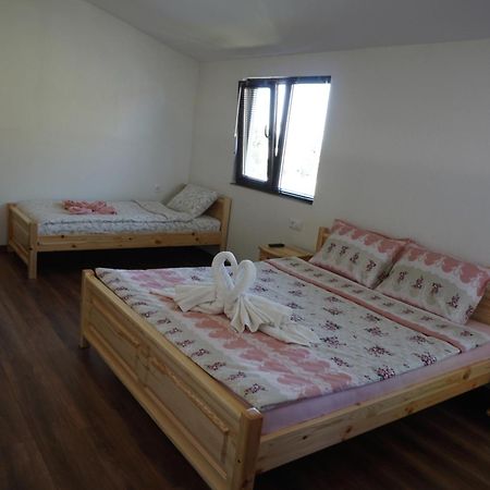 Guesthouse Juli Sapareva Banya Buitenkant foto