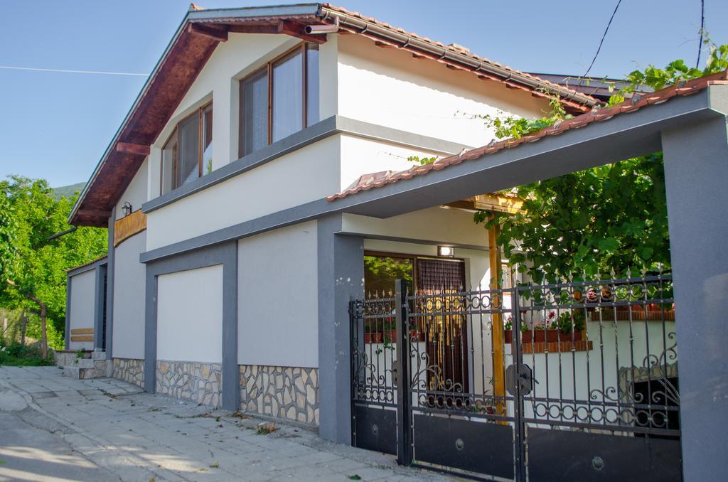 Guesthouse Juli Sapareva Banya Buitenkant foto